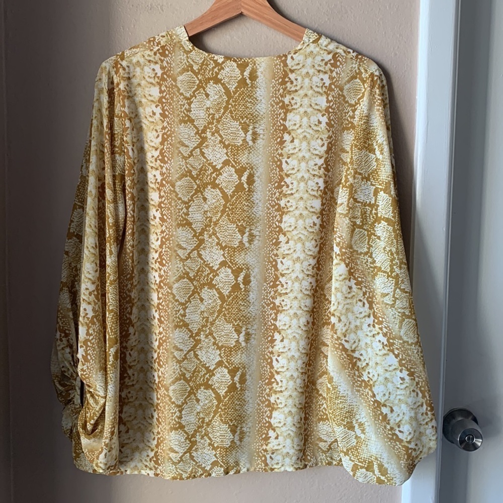 Entro Yellow Snake Print Python Balloon Sleeve Ov… - image 7